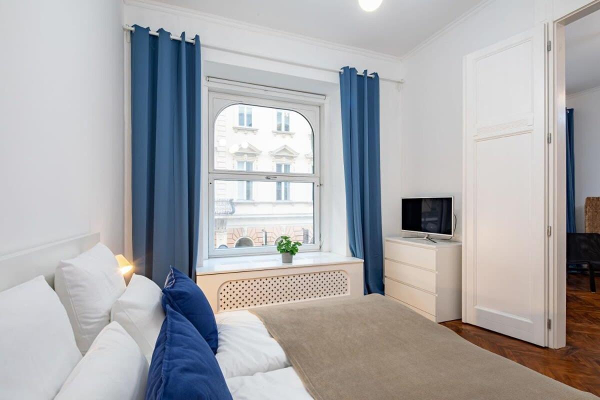 Super - New - Comfy Boedapest
