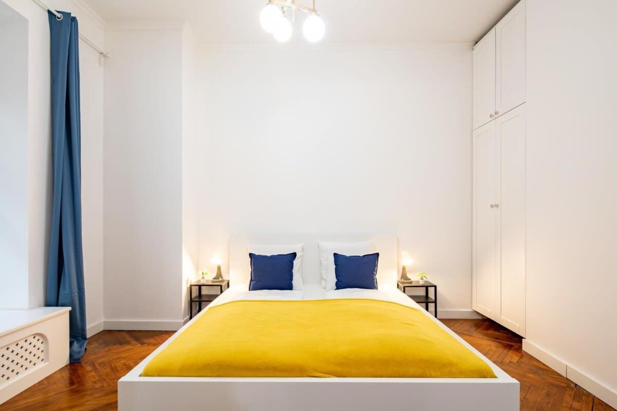 Apartment Super - New - Comfy *